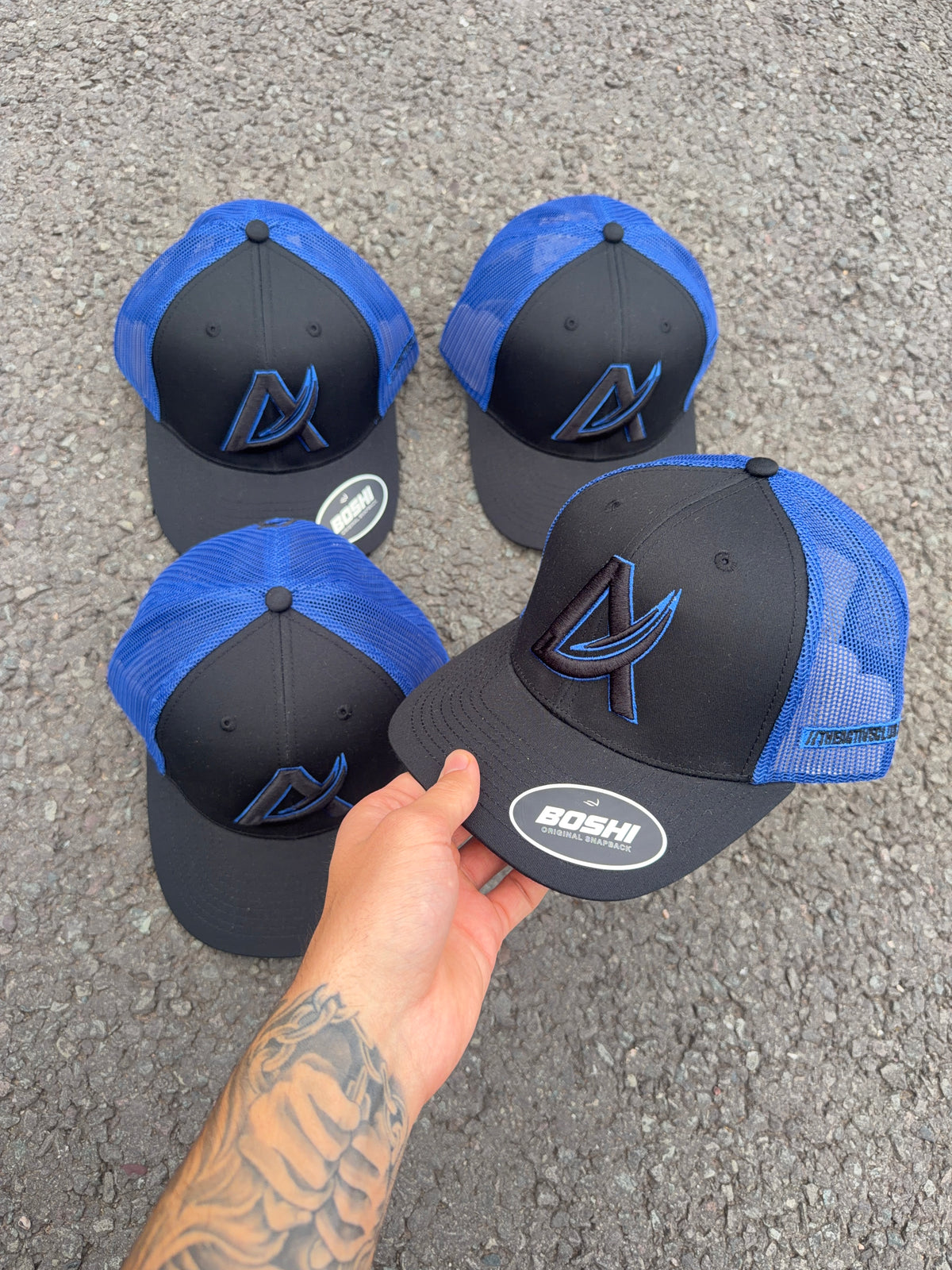 THE ACTIVE CLUB TRUCKER CAP BLACK/BLUE
